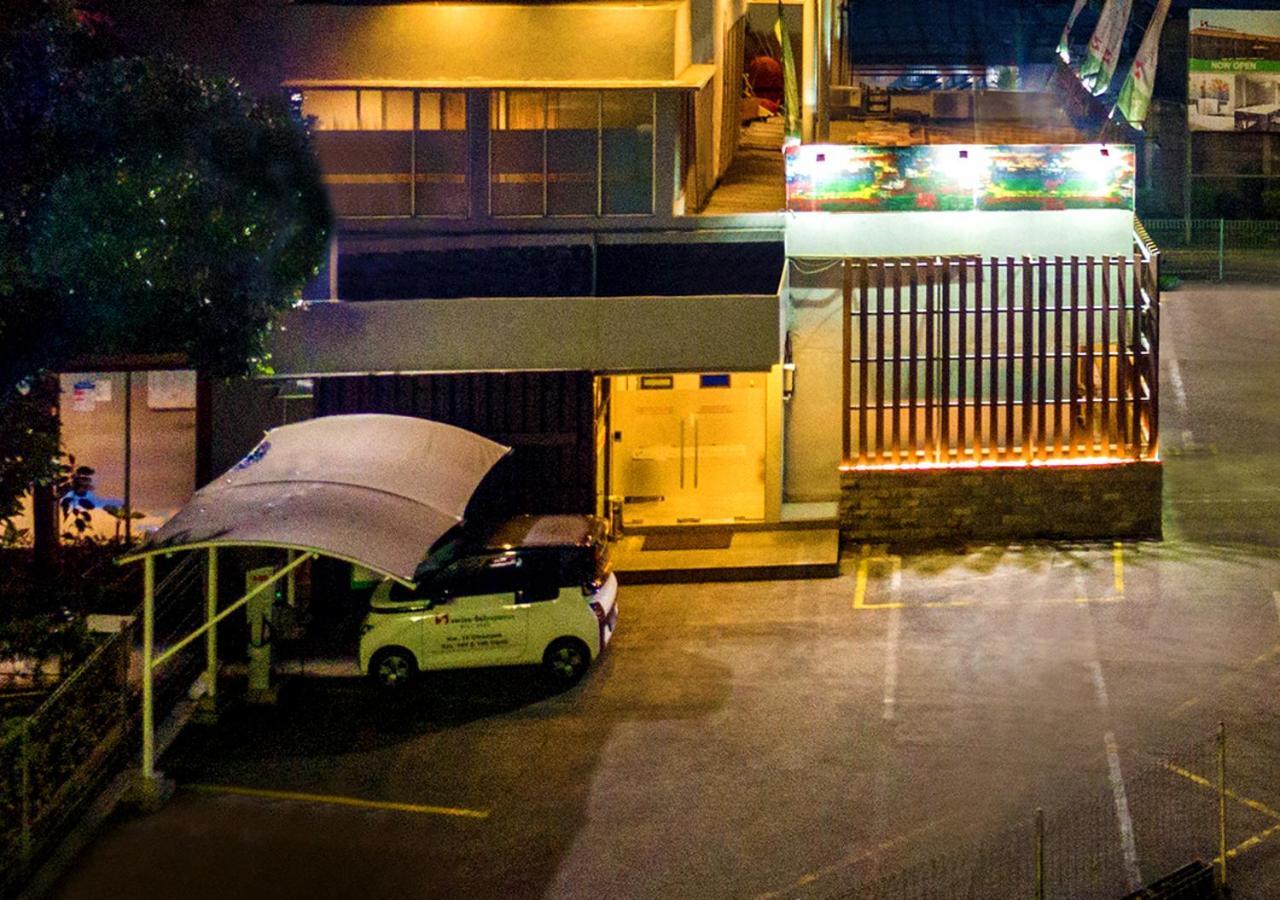 Kedaton 8 Xpress Padurenan المظهر الخارجي الصورة
